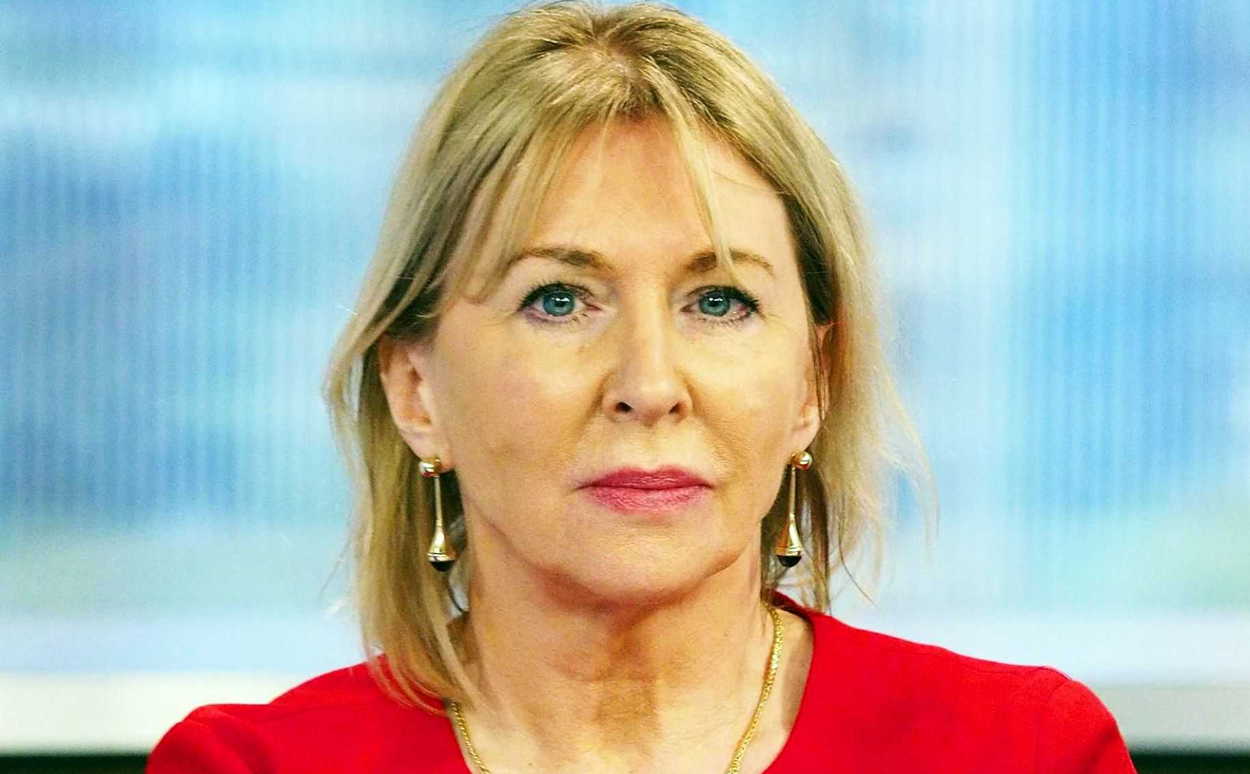 NADINE DORRIES corona virüsüne yakalandı