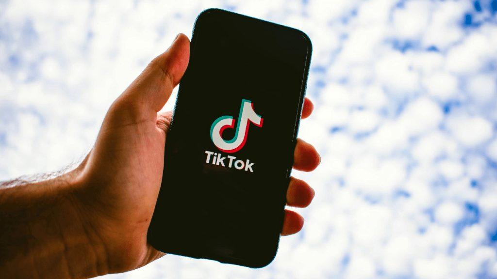 TikTok’ta Videolara Nasıl Yazı Eklenir